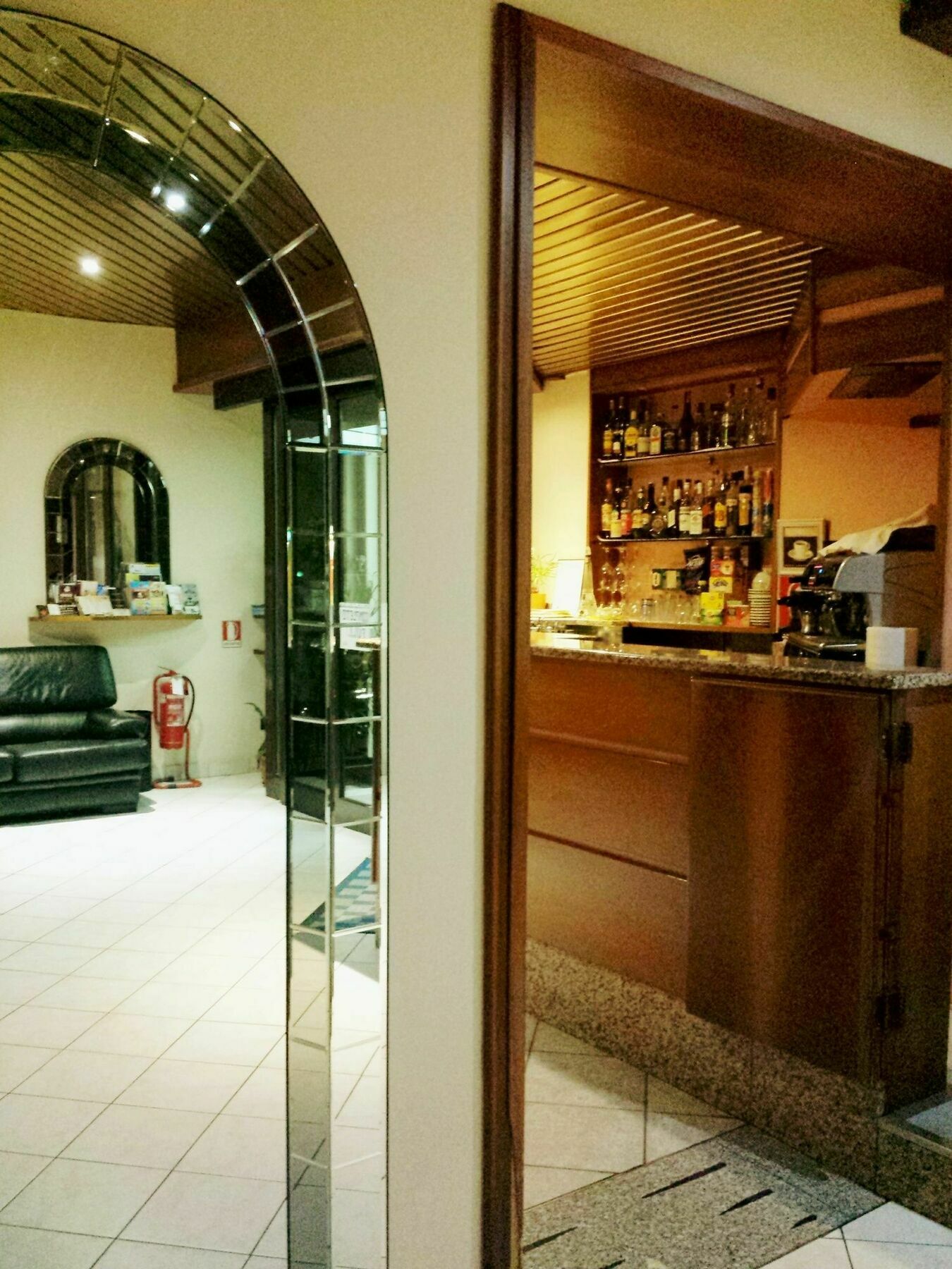 Hotel Eden Milaan Buitenkant foto